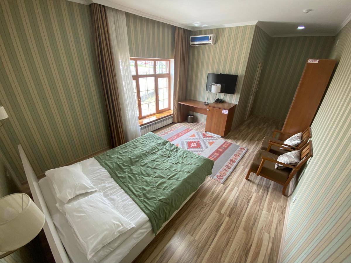 Azimut Hotel Balykchy Kültér fotó