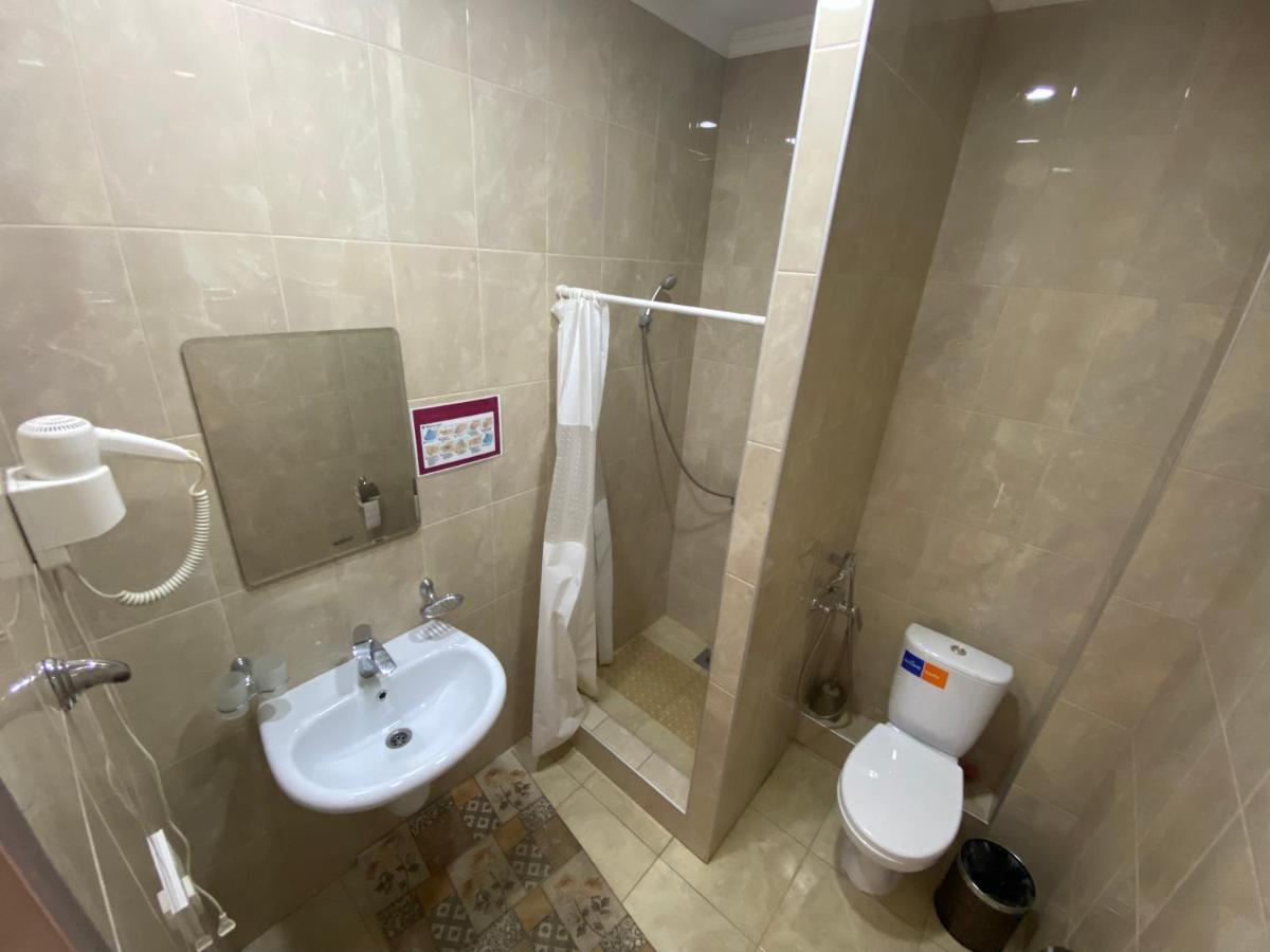 Azimut Hotel Balykchy Kültér fotó